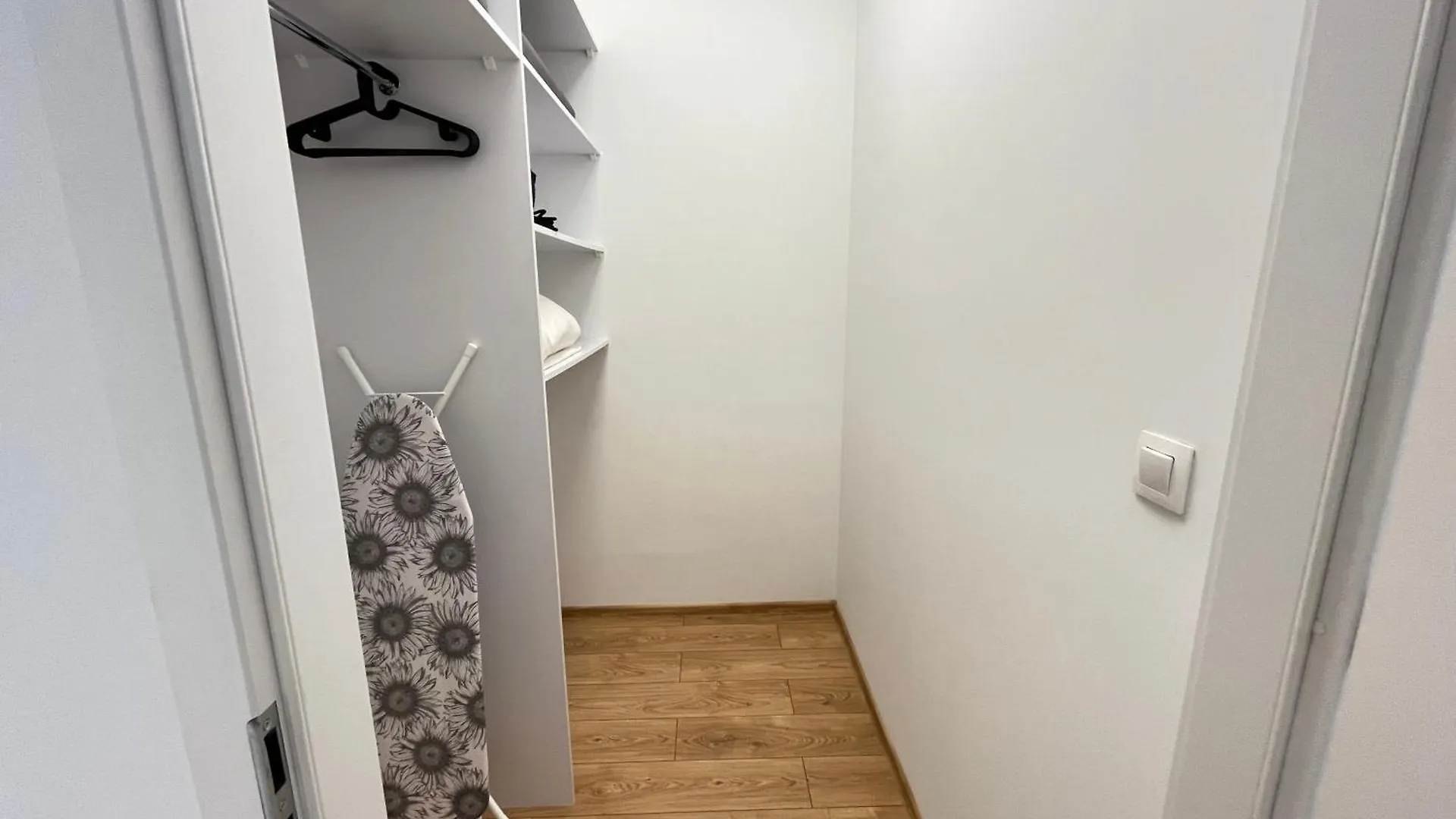 Aleje Jerozolimskie 216 By Perfect Apart Warsaw Poland